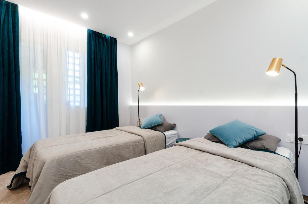 Апартаменты Luxury Blue Coast Seaside Retreat Марбелья Экстерьер фото